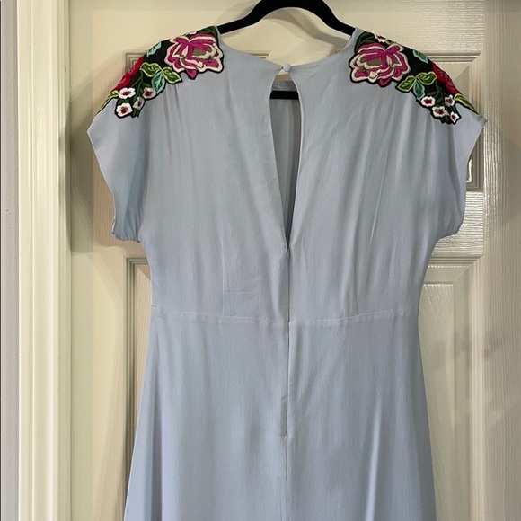 Light blue with flower details - size 10 - Picture 5 of 5